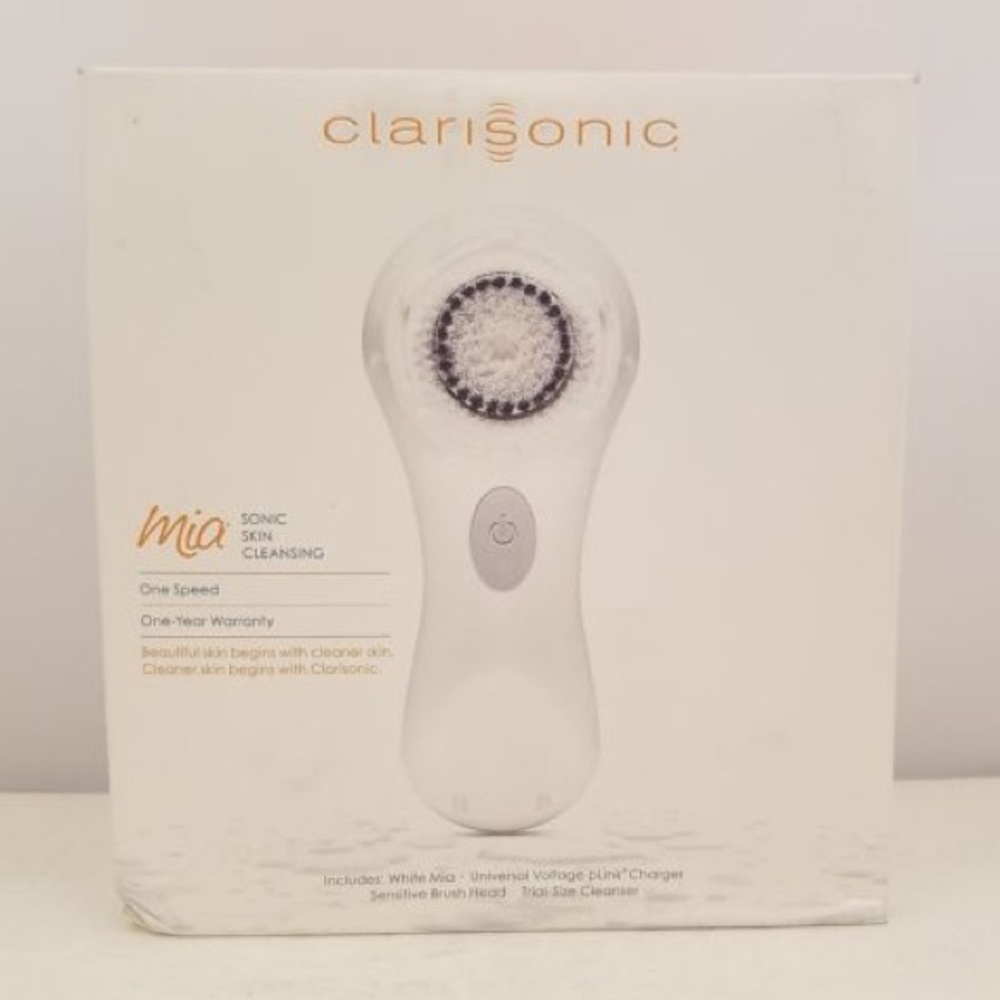 White Clarisonic Mia (charger included!)